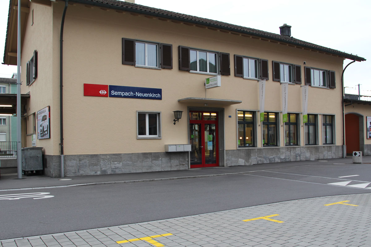 Ausstellung im ehemaligen Bahnhof von Sempach Neuenkirch